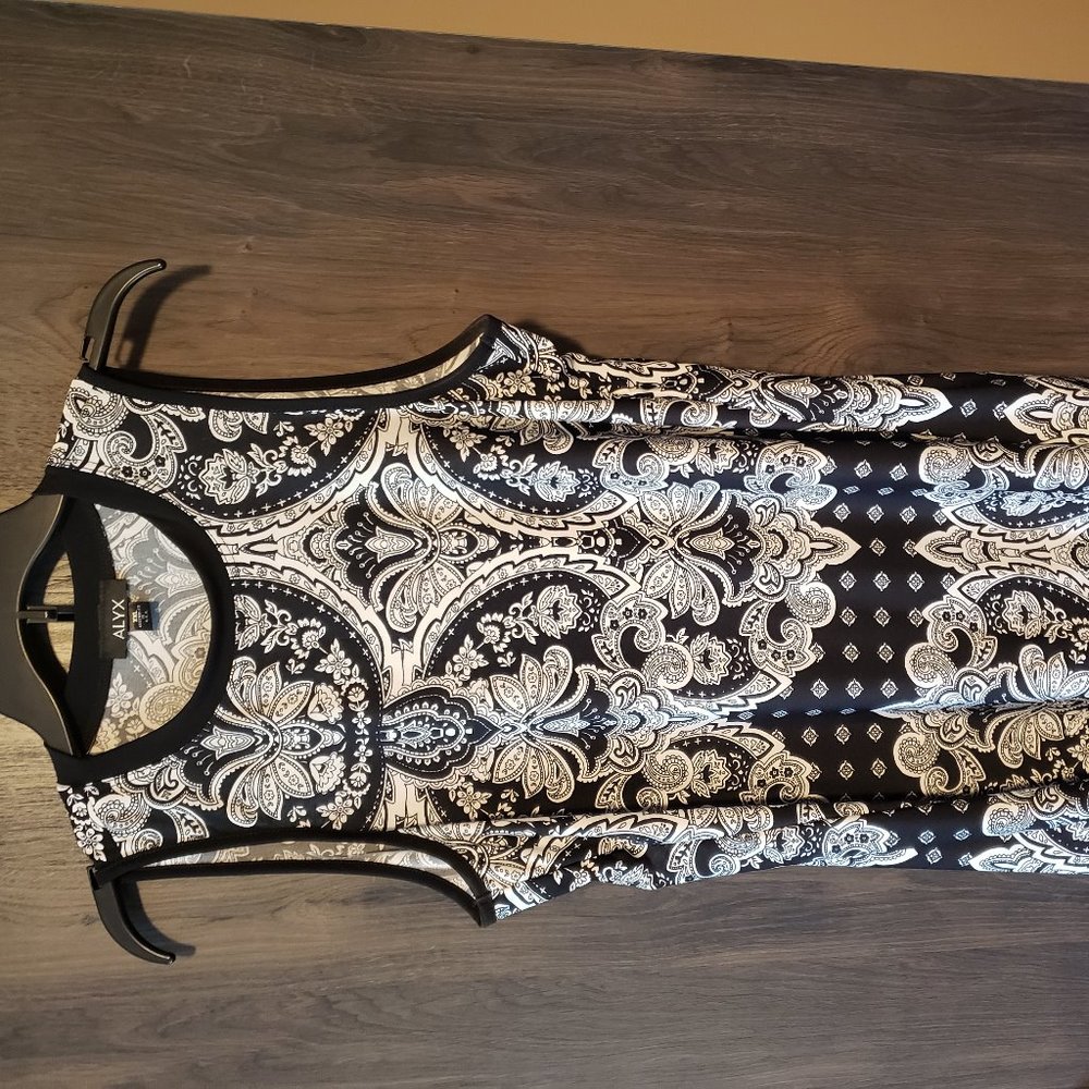 Sleeveless Black and White Paisley Top, Never Worn